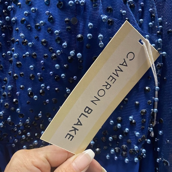 Cameron Blake beaded Bodice 3/4 sleeves long gown - Picture 4 of 6